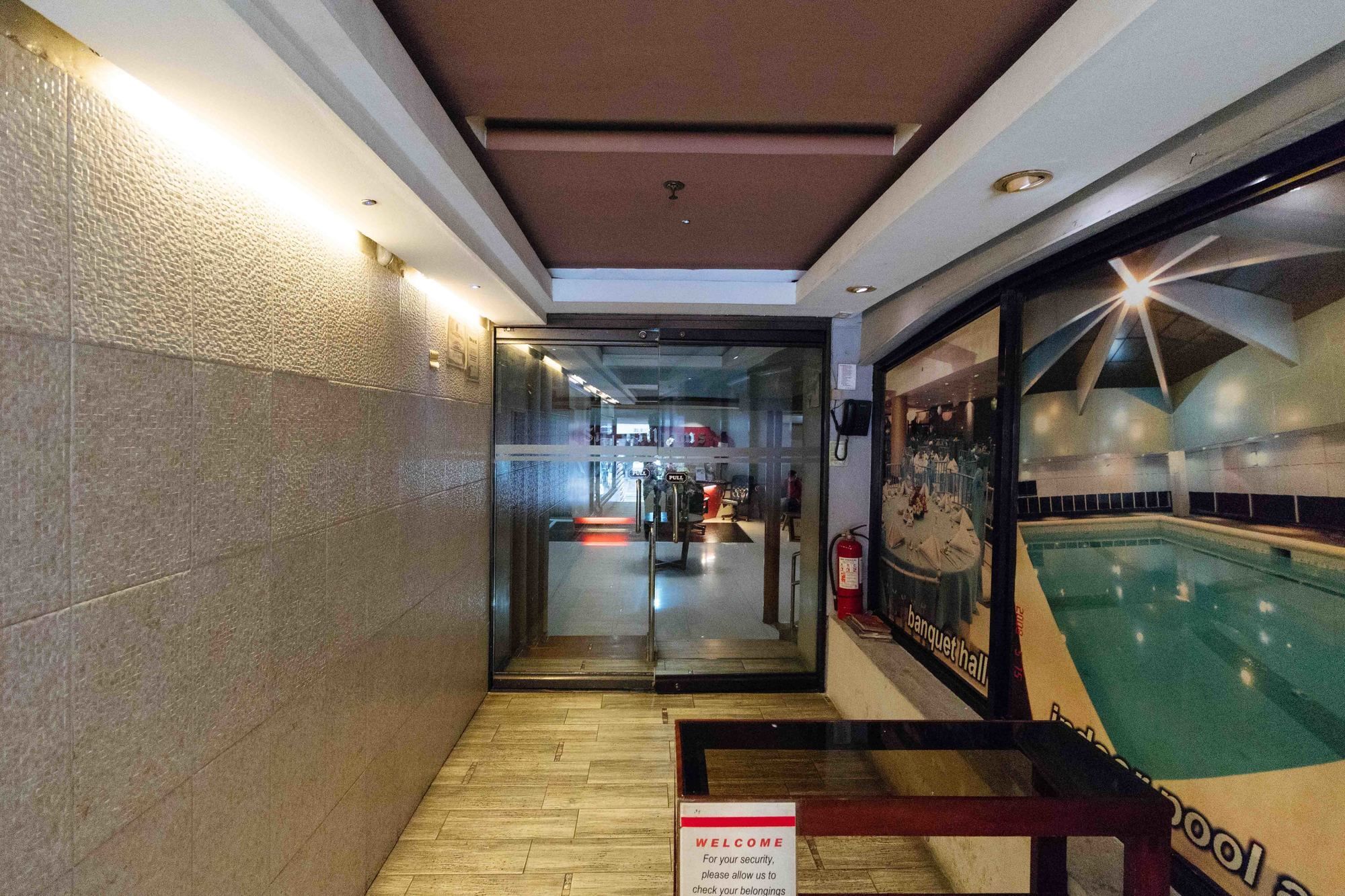 Reddoorz At Timog Avenue Bandar Quezon Luaran gambar
